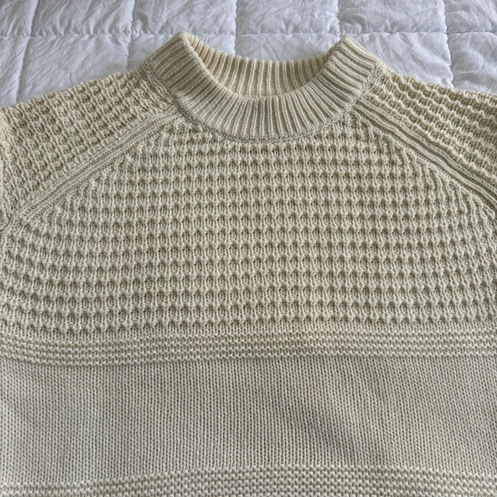 {Universal Thread} Cream Textured Crewneck Sweater Relaxed Fit | S - Picture 3 of 5